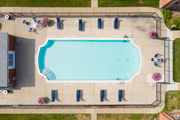 Swimming pool & sundeck